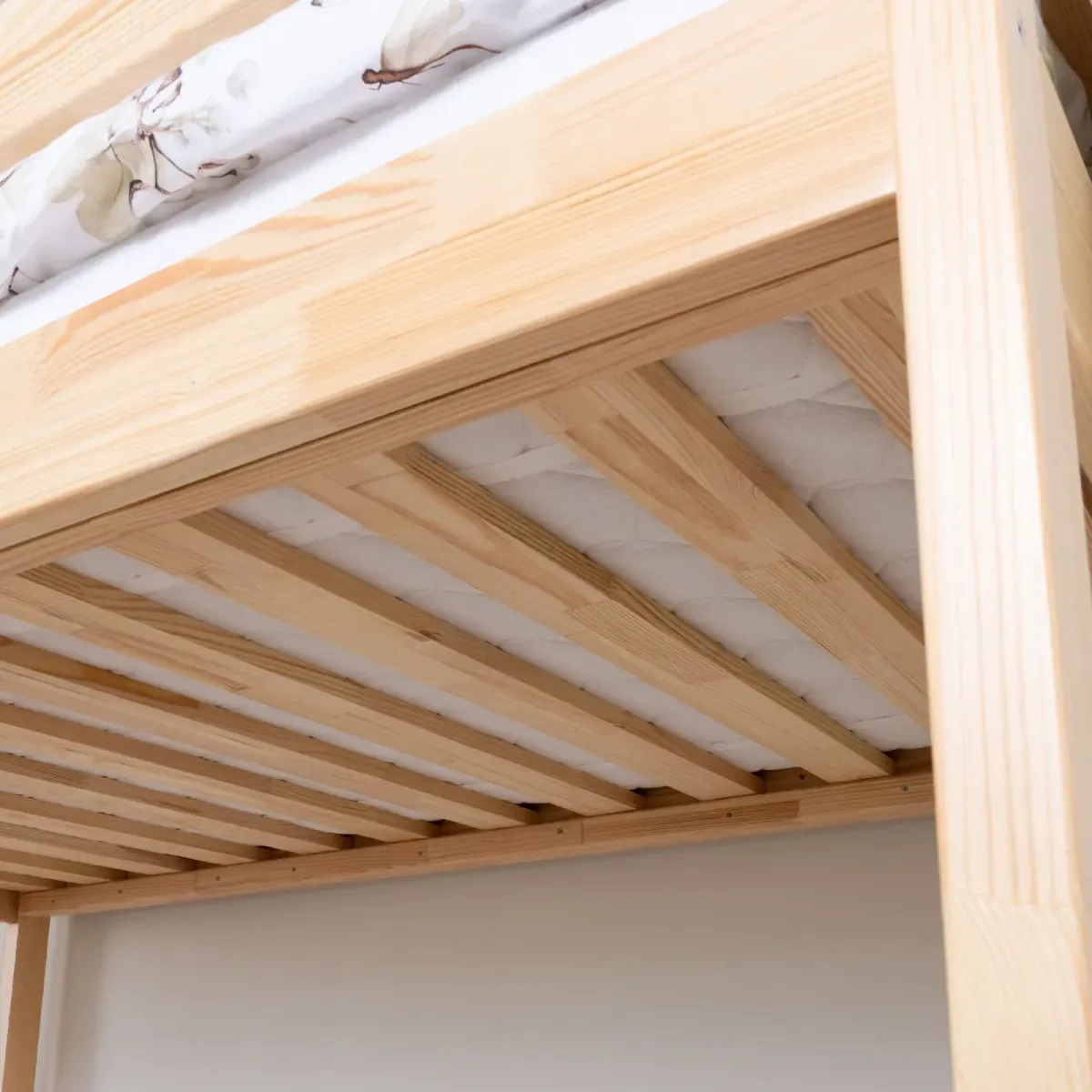 Łóżko drewniane antresola MEBLE WRÓBEL