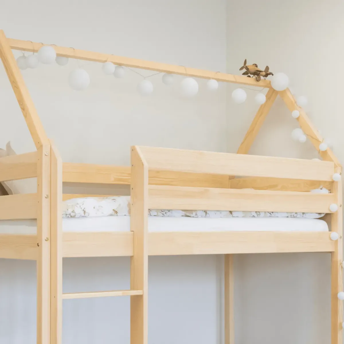 Łóżko drewniane antresola DOMEK MEBLE WRÓBEL