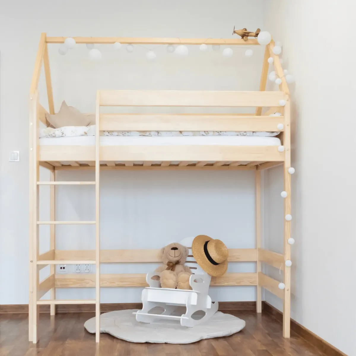 Łóżko drewniane antresola DOMEK MEBLE WRÓBEL