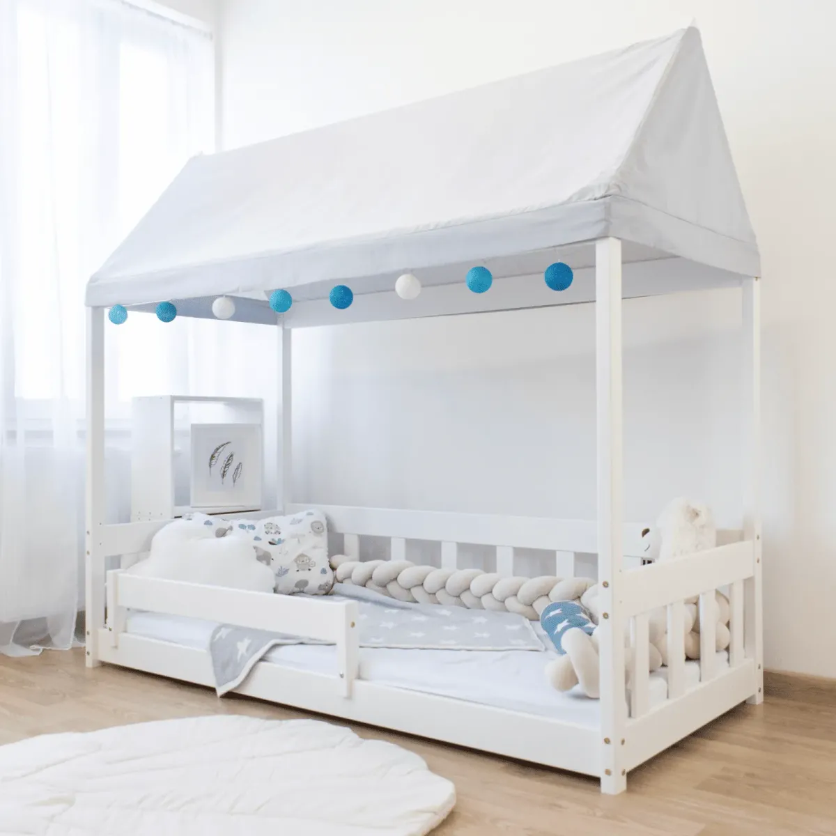 Łóżko drewniane pojedyncze DOMEK BRAT biały MEBLE WRÓBEL