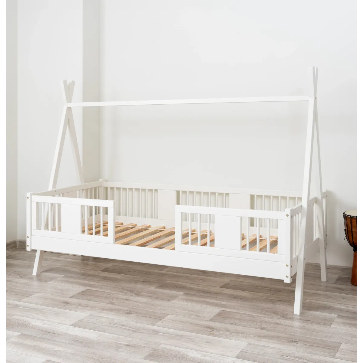 Łóżko drewniane pojedyncze LUNA TIPI biały MEBLE WRÓBEL