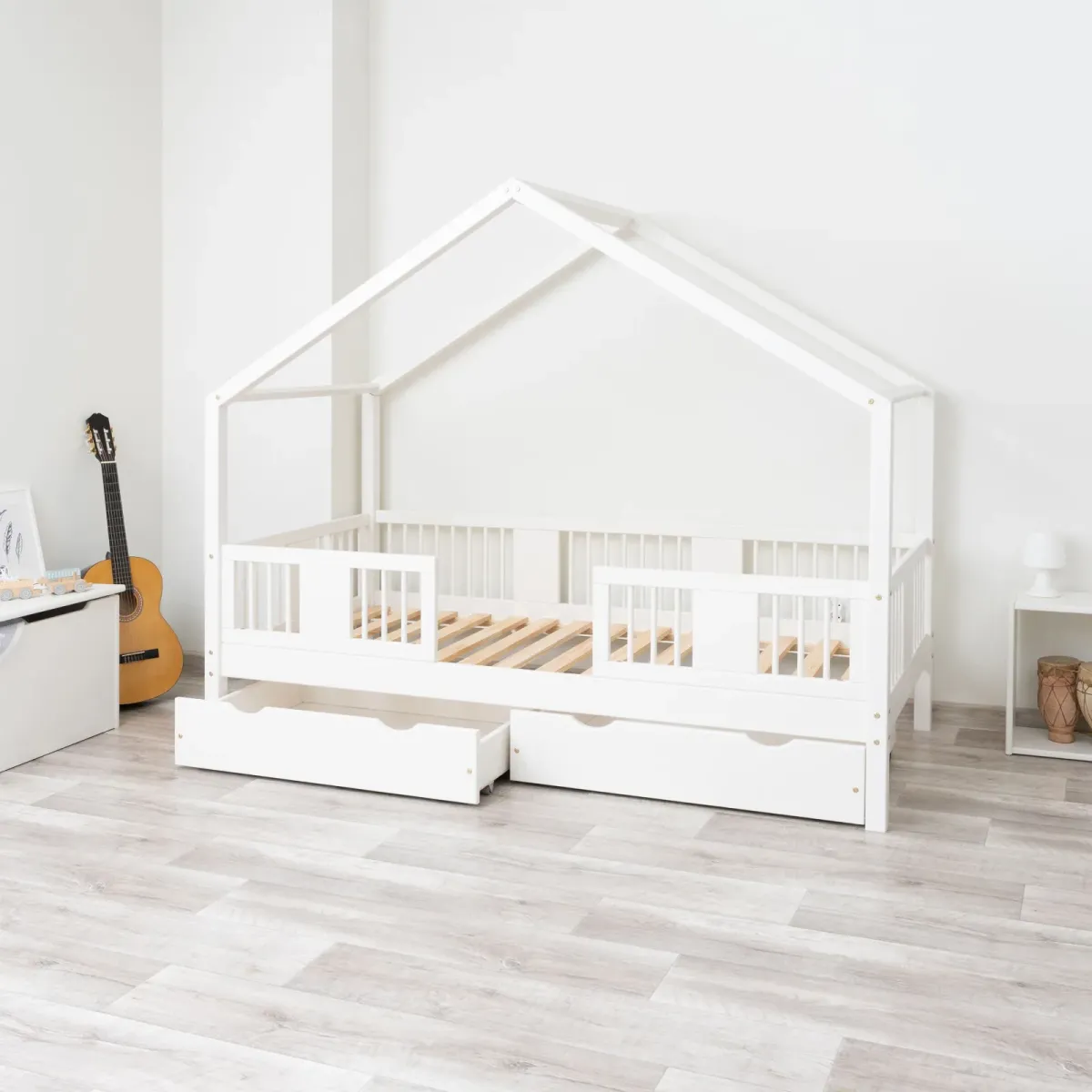 Łóżko pojedyncze drewniane LUNA DOMEK SHORT MEBLE WRÓBEL