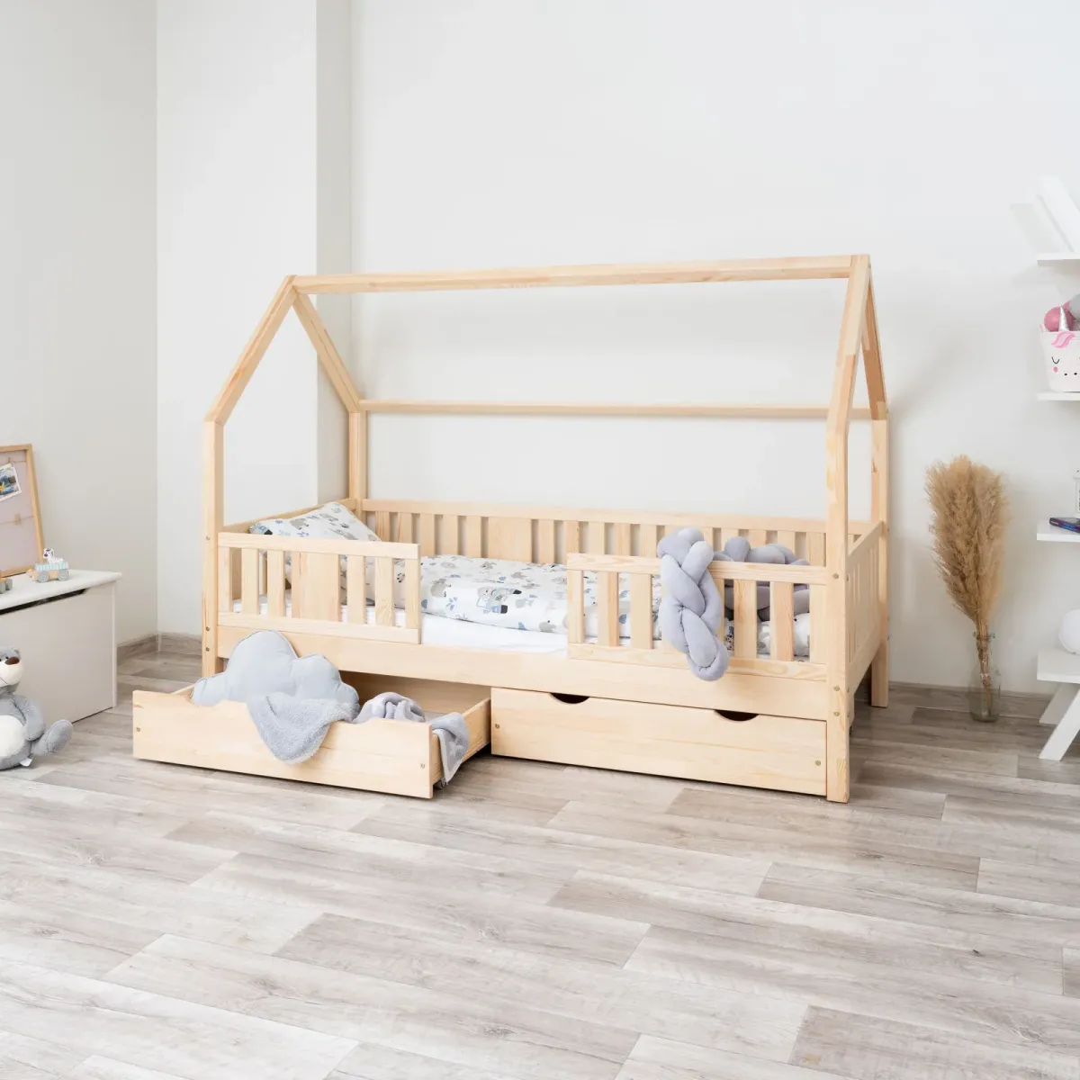 Łóżko drewniane pojedyncze NIKO DOMEK LONG sosna 20 MEBLE WRÓBEL