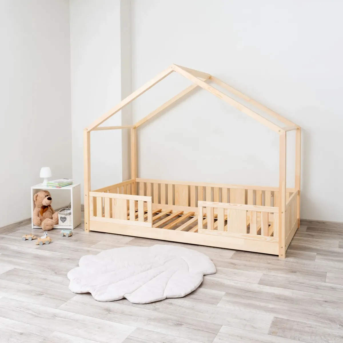 Łóżko drewniane pojedyncze NIKO DOMEK SHORT sosna 0 MEBLE WRÓBEL