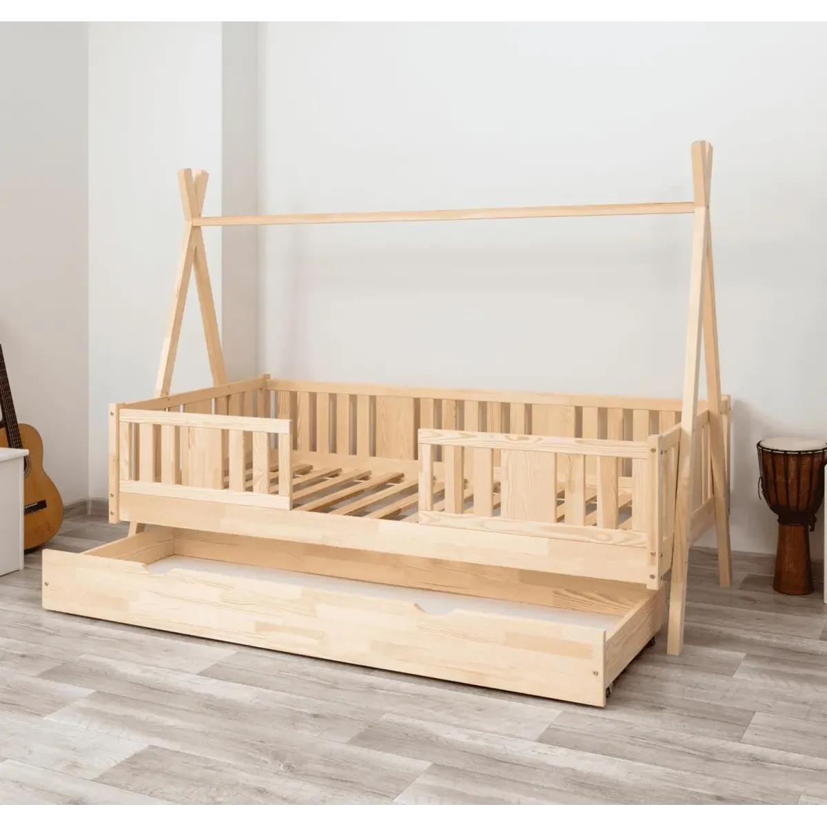 Łóżko pojedyncze drewniane NIKO TIPI sosna MEBLE WRÓBEL